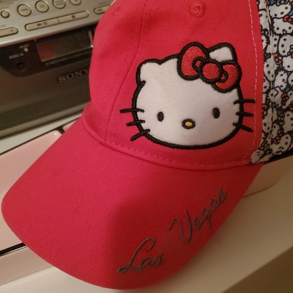 Hello Kitty Hat - Picture 3 of 5